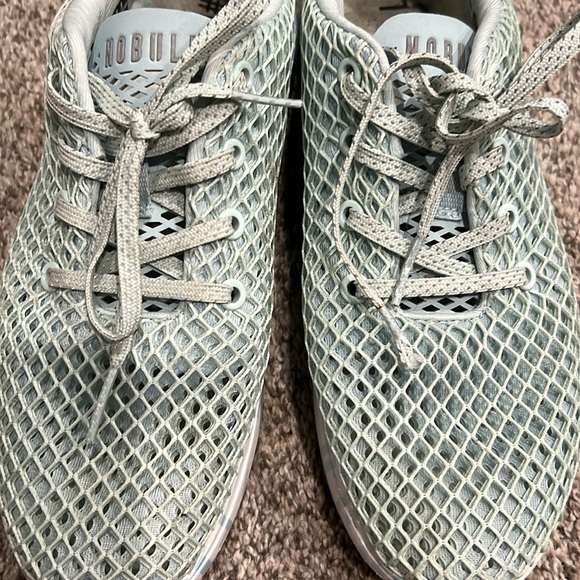 Nobull woman’s sneakers size 8.5 - Picture 7 of 7